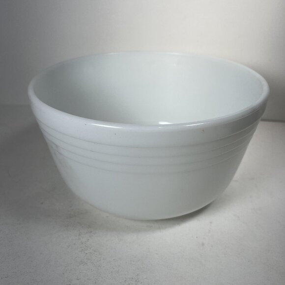 Vintage Pyrex Mixing Bowl #28 Hamilton Beach Mixer Ribbed White Milk Glass - Picture 1 of 7